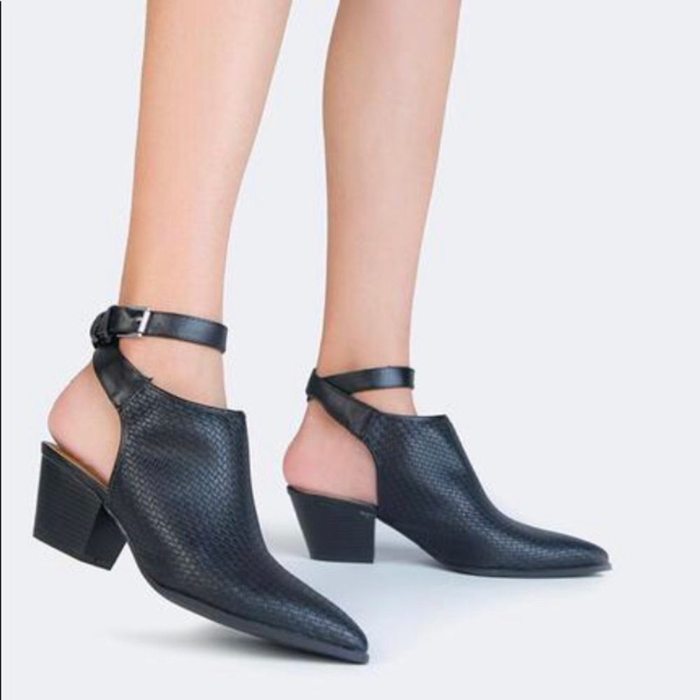 ✨SOLD OUT✨Edgy Cowgirl | Mules / Booties - Picture 7 of 8